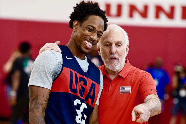 月亮球迫使 月亮球迫使